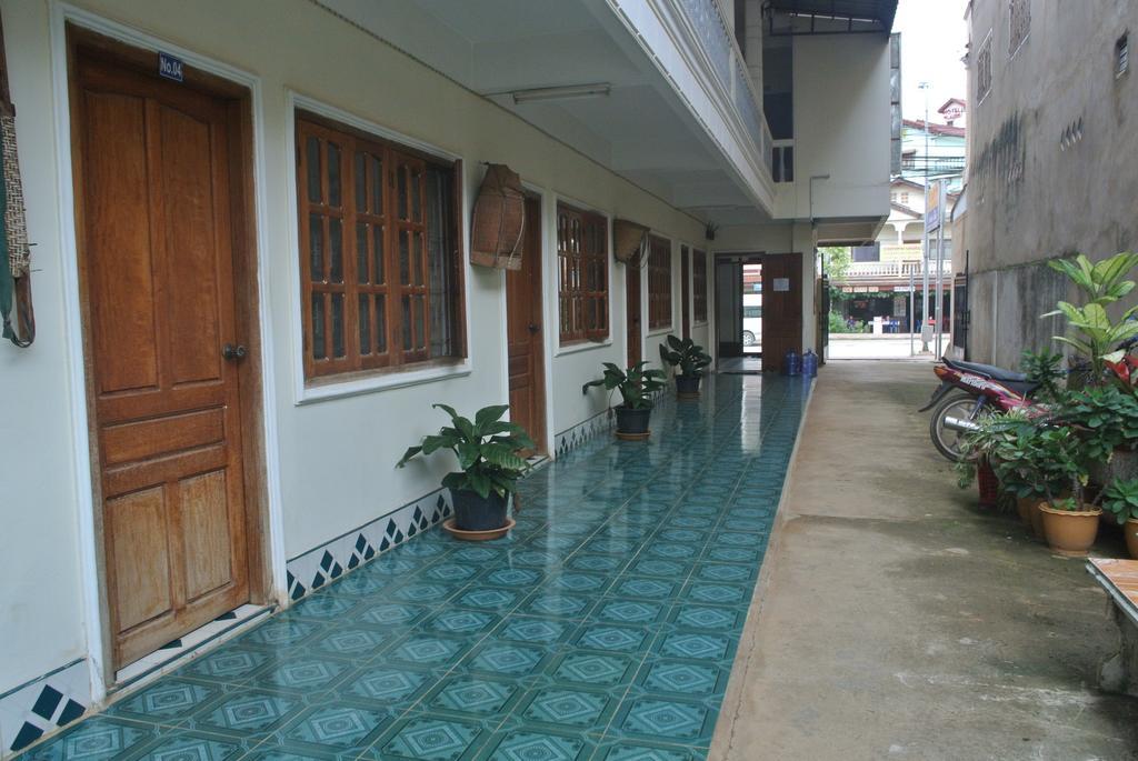 Nice Guesthouse Muang Phônsavan Buitenkant foto
